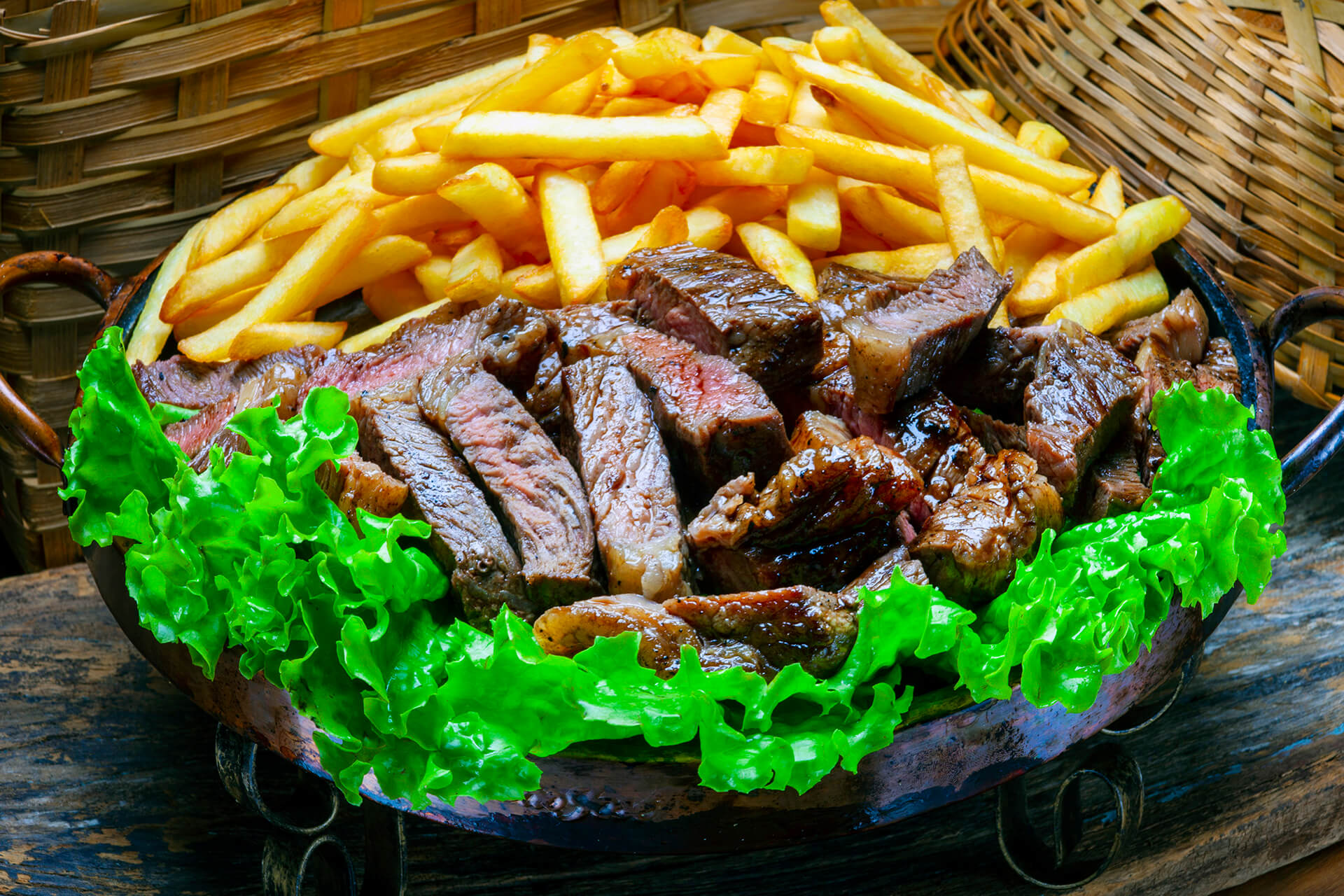Descubra se comer frituras e carnes gordurosas no café da manhã realmente é menos prejudicial à saúde do que comê-las no jantar